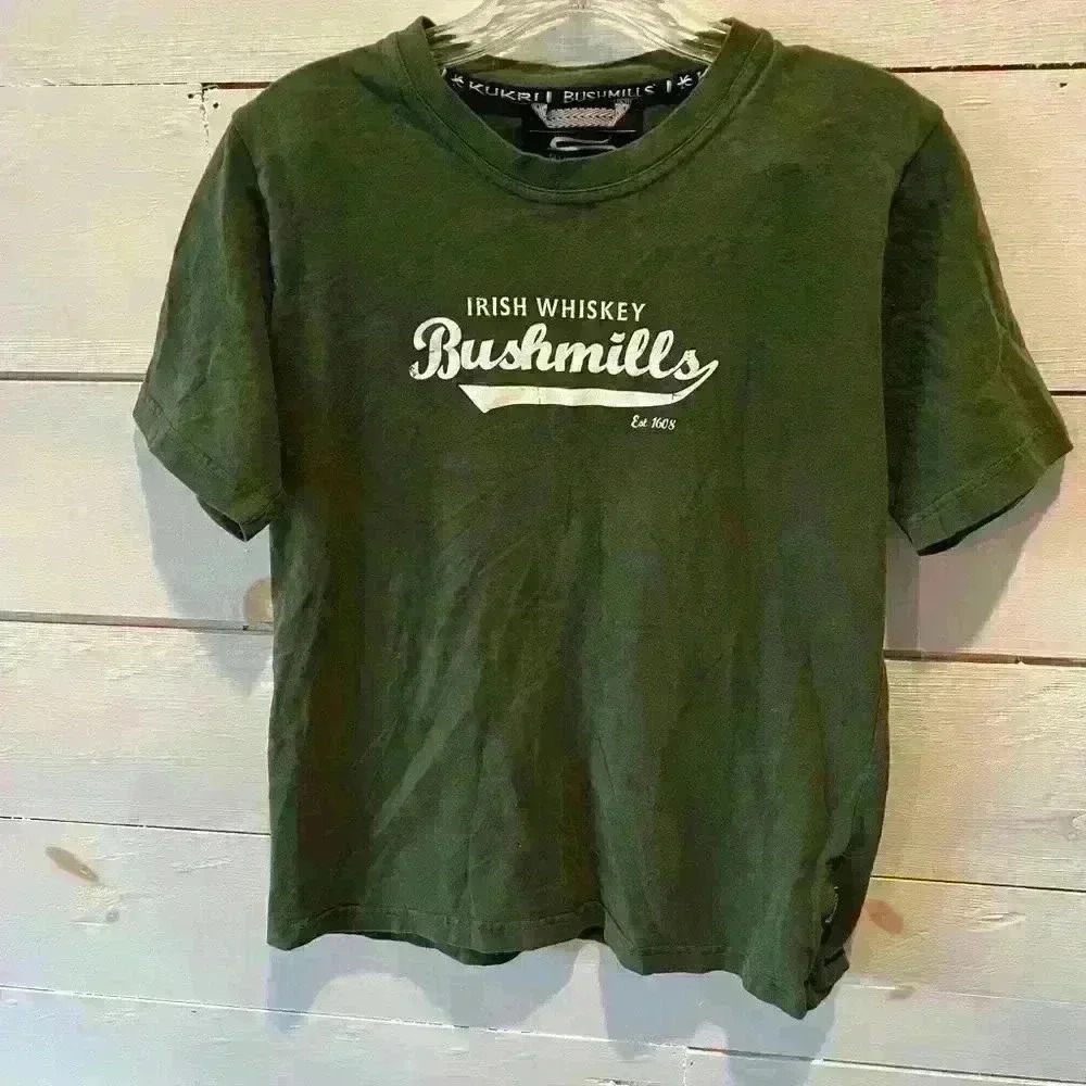 Bushmills whiskey tee shirt size small, Irish whiskey, adult small, see photos